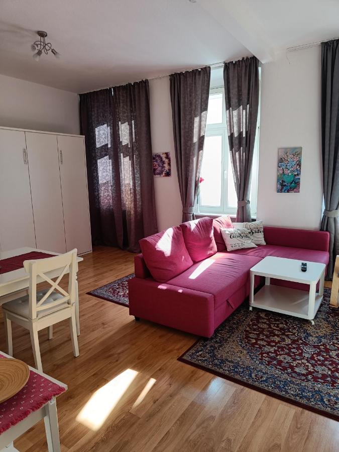 Ferienwohnung Barfly ทราเบิน-ทราร์บาค ภายนอก รูปภาพ