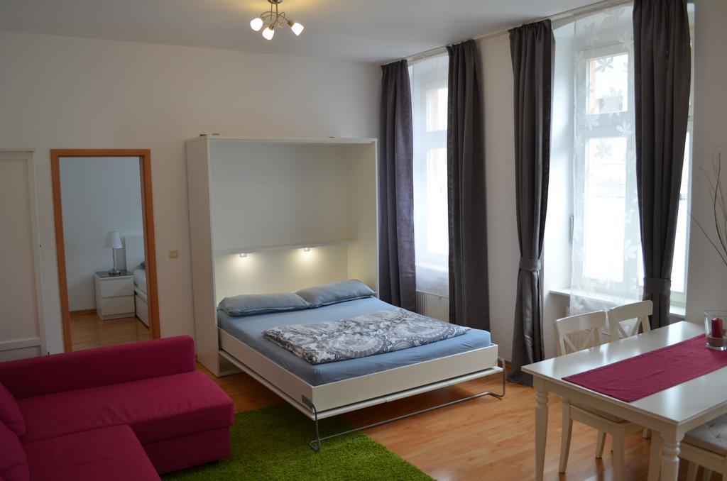 Ferienwohnung Barfly ทราเบิน-ทราร์บาค ภายนอก รูปภาพ